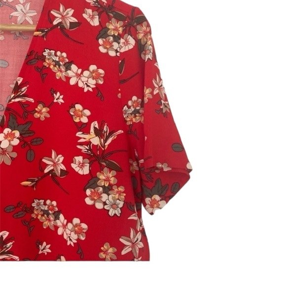 Simply Easy Floral-Print Tie-Front Top - Picture 8 of 11